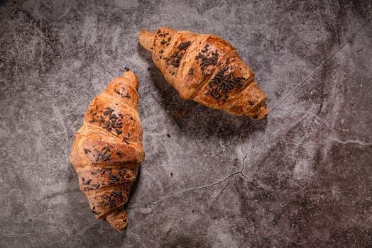 young users on smartphones