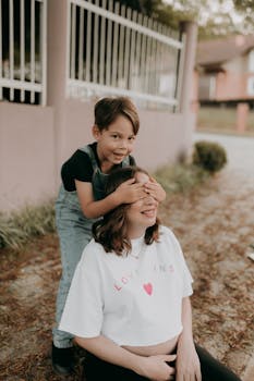 {visual_scene_of_budget_management}