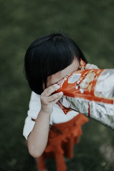 {luggage_travel_scene}