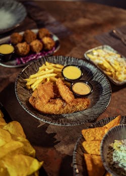 Korttipelit Ja Pasianssit Kirja: Täydellinen Opas Eri Peleihin Ja Niiden Historiaan