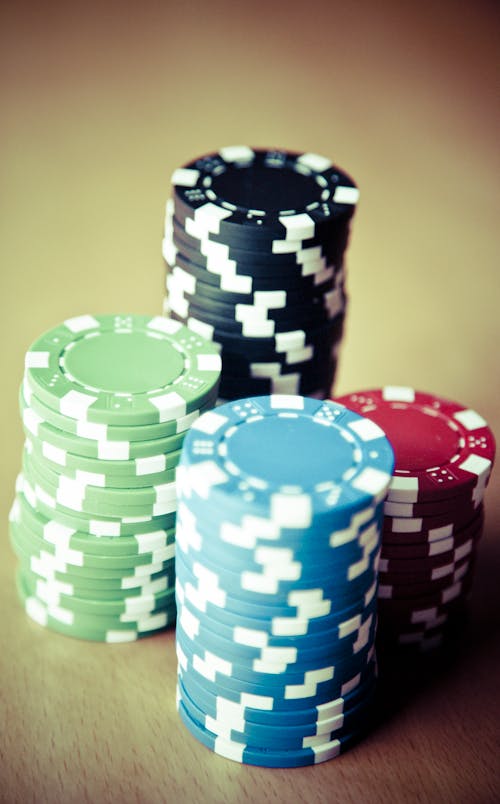 poker_contestants