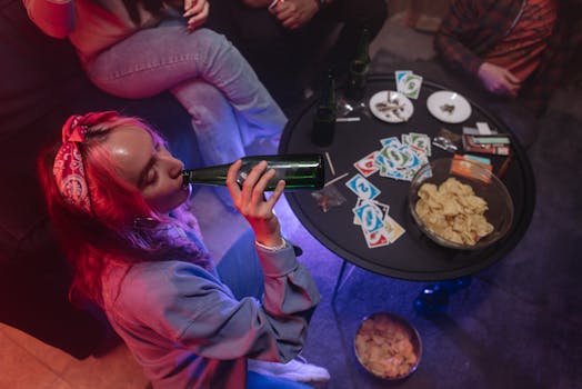 Korttipelit Ja Pasianssit Kirja: Täydellinen Opas Eri Peleihin Ja Niiden Historiaan